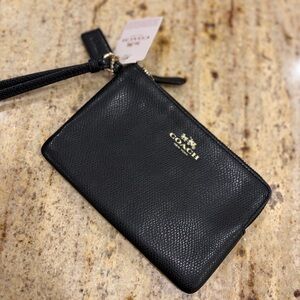 NWT Coach Crossgrain Leather Corner Zip Wristlet - Black/Gold